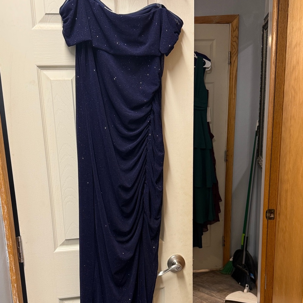 Chic Midnight Blue One-Shoulder Dress